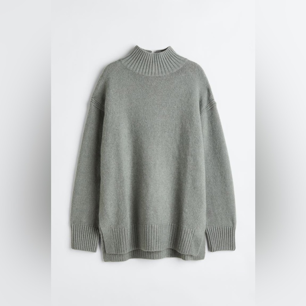 H&M Oversized Turtleneck Sweater (Small / Dusty Green)
